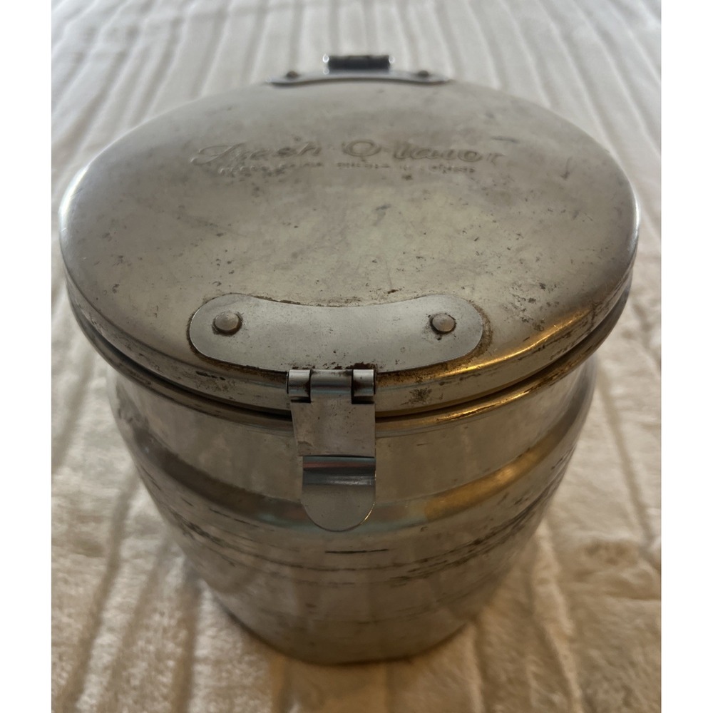 Fresh-O-Lator Storage Canister‎ Aluminum Hinged Lid Original Condition 7.5" X 7"